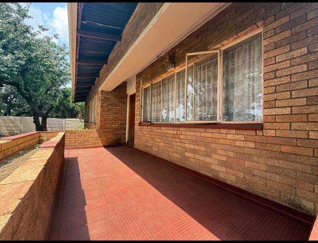 3 BEDROOM HOUSE FOR SALE IN VANDERBIJLPARK CE 2